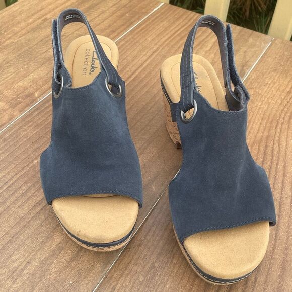 Clarks Women's Giselle Sea Nubuck Suede Wedge Sandals Navy M width - Picture 2 of 5